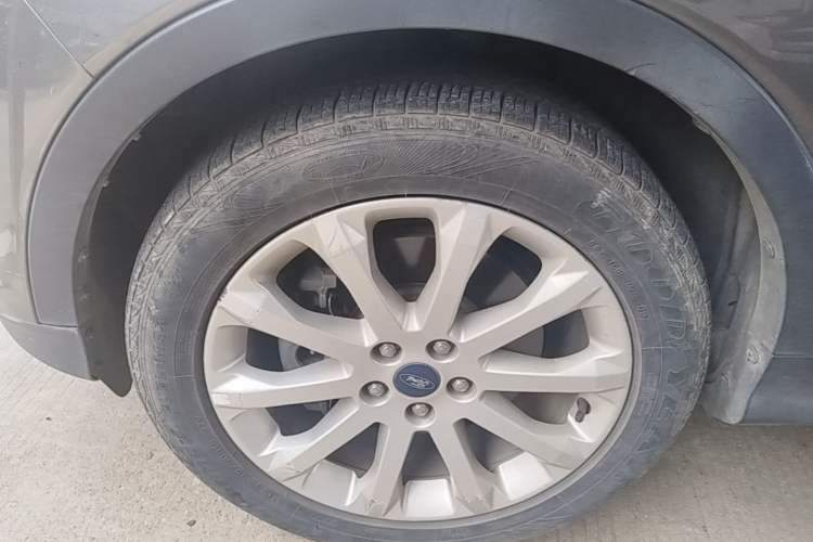 Used Ford Kuga 2013 1.6L GTDi 4x4 Elite Model Left Front Wheel Hub