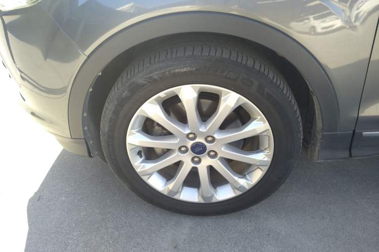 Used Ford Kuga 2013 2.0L GTDi Four-Wheel-Drive Elite Model Left Front Wheel Hub