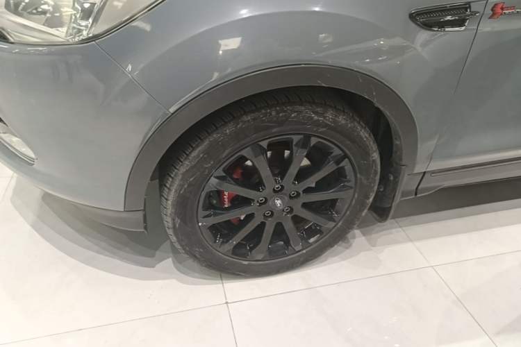 Used Ford Kuga 2013 1.6L GTDi Two-Wheel-Drive Trend Model Left Front Wheel Hub