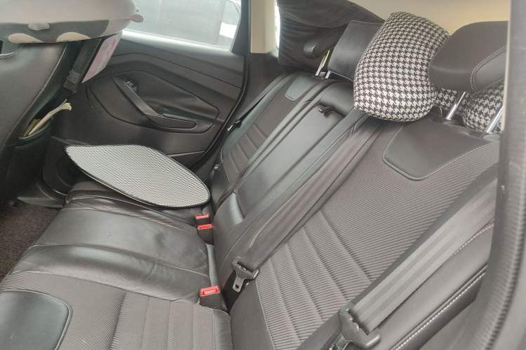 Used Ford Kuga 2013 1.6L GTDi Two-Wheel-Drive Trend Model Left Rear Seat
