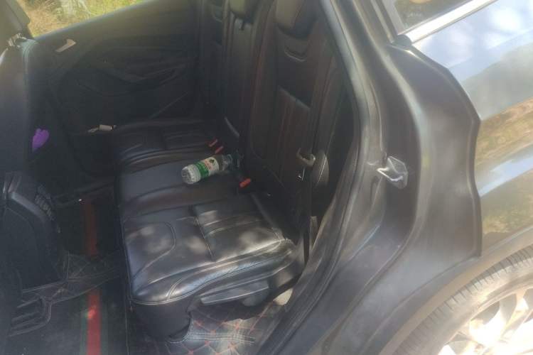 Used Ford Kuga 2013 2.0L GTDi Four-Wheel-Drive Sport Model Left Rear Seat