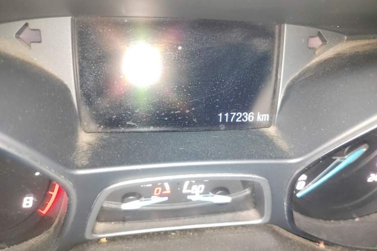 Used Ford Kuga 2013 2.0L GTDi Four-Wheel-Drive Elite Model Odometer Close Up