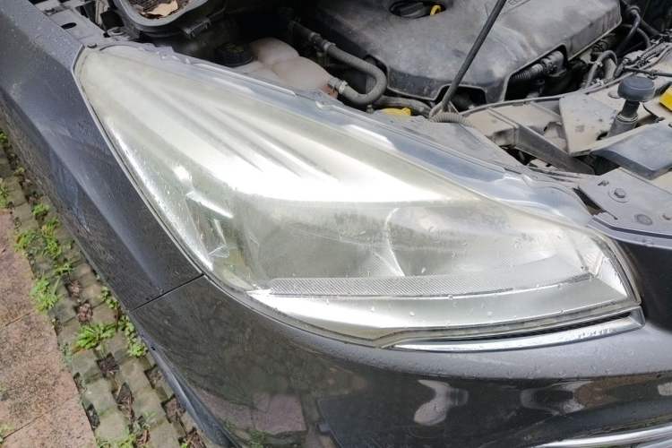 Used Ford Kuga 2013 1.6L GTDi 4x4 Elite Model Right Front Headlight