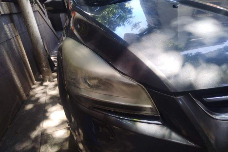 Used Ford Kuga 2013 2.0L GTDi Four-Wheel Drive Premium Model Right Front Headlight
