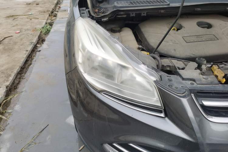 Used Ford Kuga 2013 2.0L GTDi Four-Wheel-Drive Elite Model Right Front Headlight