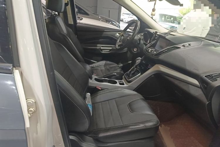 Used Ford Kuga 2013 1.6L GTDi Two-Wheel-Drive Trend Model Right Front Seat