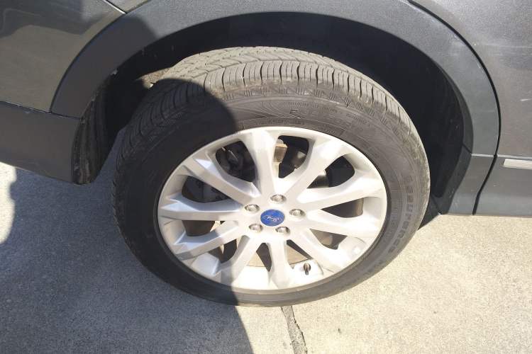 Used Ford Kuga 2013 2.0L GTDi Four-Wheel-Drive Elite Model Right Rear Wheel Hub