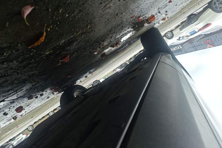 Used Ford Kuga 2013 1.6L GTDi Two-Wheel-Drive Trend Model Right Side Sill