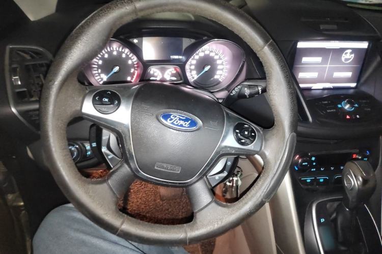 Used Ford Kuga 2013 2.0L GTDi Four-Wheel-Drive Elite Model Steering Wheel
