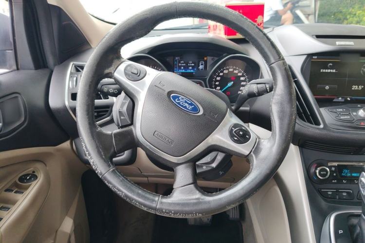 Used Ford Kuga 2013 2.0L GTDi Four-Wheel-Drive Elite Model Steering Wheel