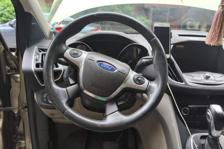 Used Ford Kuga 2013 1.6L GTDi 4x4 Elite Model Steering Wheel