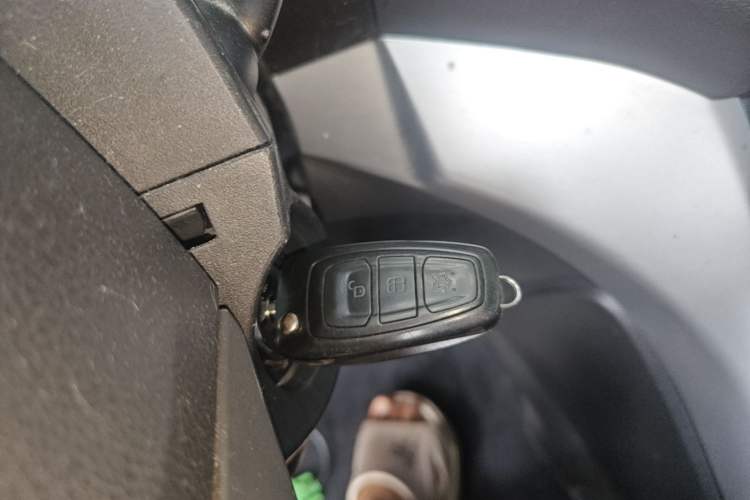 Used Ford Kuga 2013 1.6L GTDi Two-Wheel-Drive Trend Model Vehicle Key