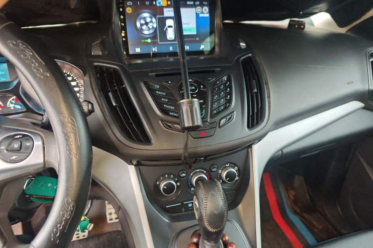 Used Ford Kuga 2013 1.6L GTDi Two-Wheel-Drive Comfort Model Audio And AC Panel