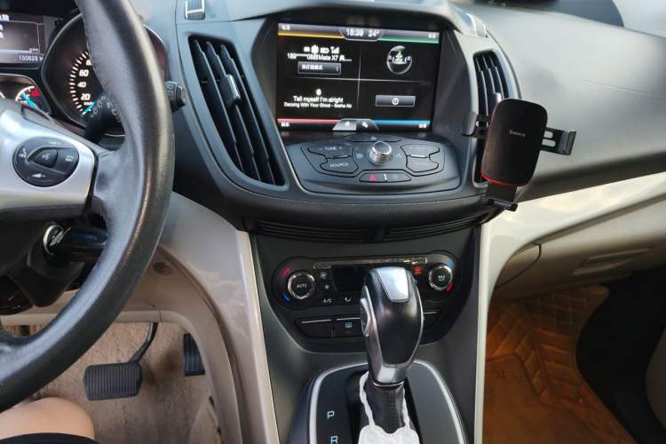 Used Ford Kuga 2013 1.6L GTDi 4x4 Elite Model Audio And AC Panel