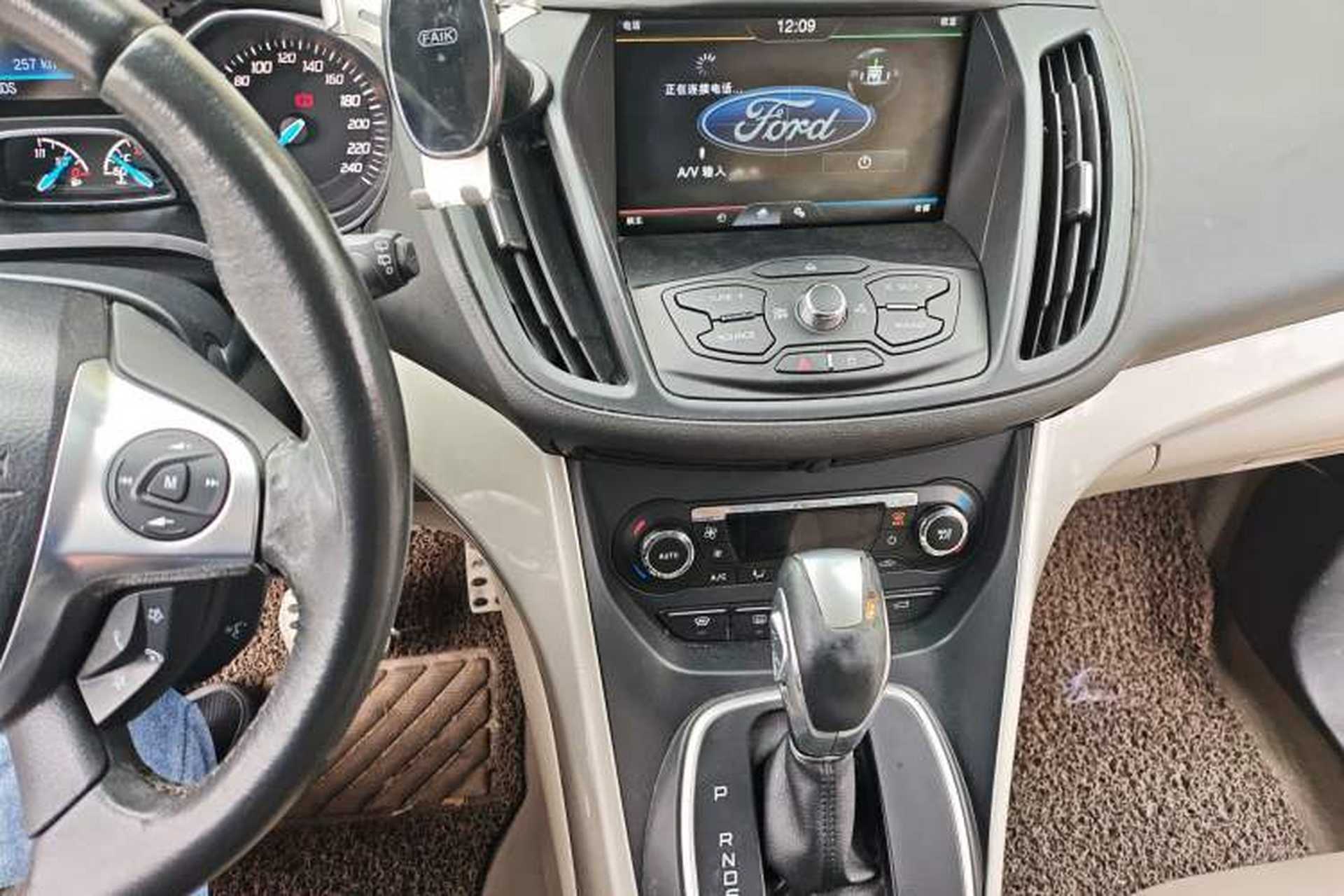 Used Ford Kuga 2013 1.6L GTDi 4x4 Elite Model Audio And AC Panel