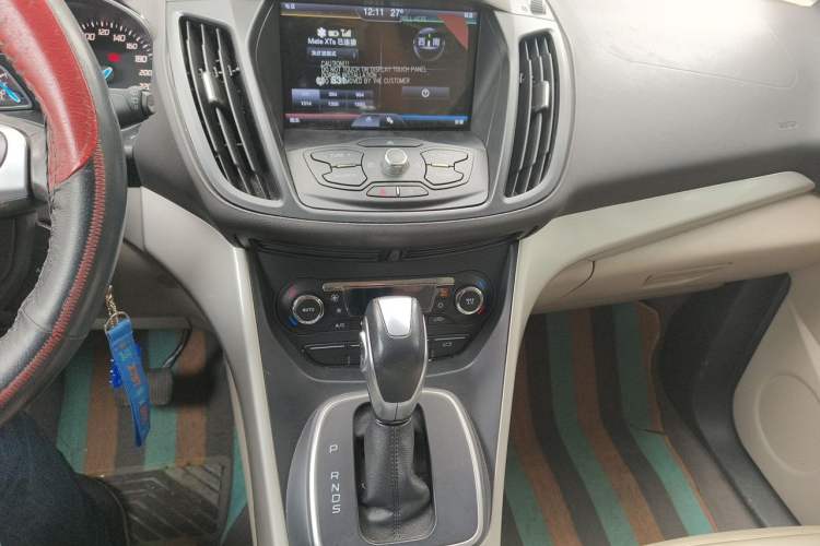 Used Ford Kuga 2013 2.0L GTDi Four-Wheel-Drive Elite Model Audio And AC Panel