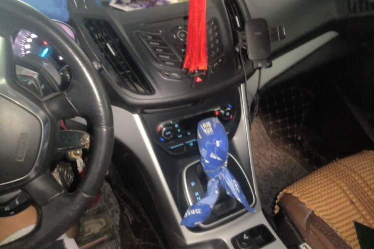 Used Ford Kuga 2013 1.6L GTDi Two-Wheel-Drive Trend Model Audio And AC Panel