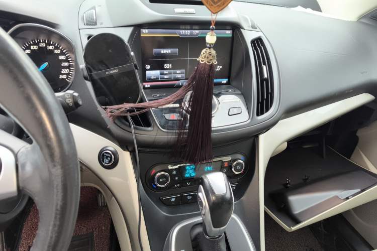 Used Ford Kuga 2013 2.0L GTDi Four-Wheel Drive Premium Model Audio And AC Panel