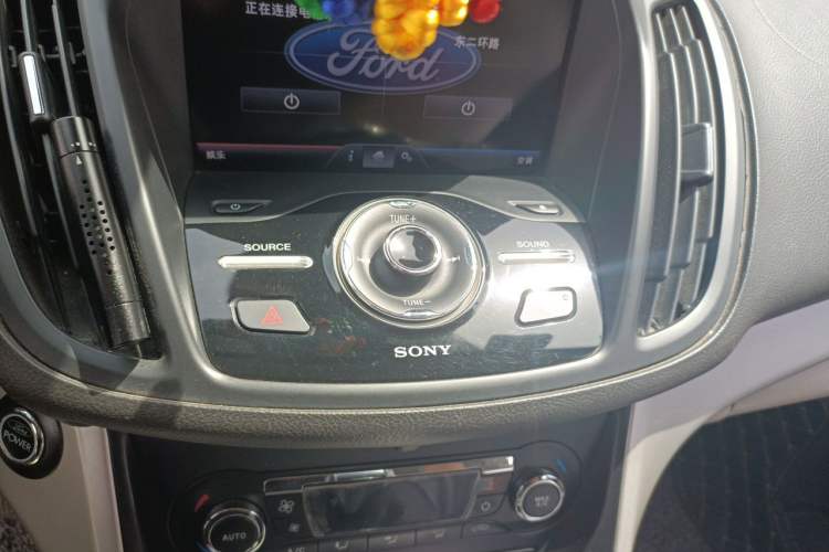 Used Ford Kuga 2013 2.0L GTDi Four-Wheel Drive Premium Model Audio And AC Panel
