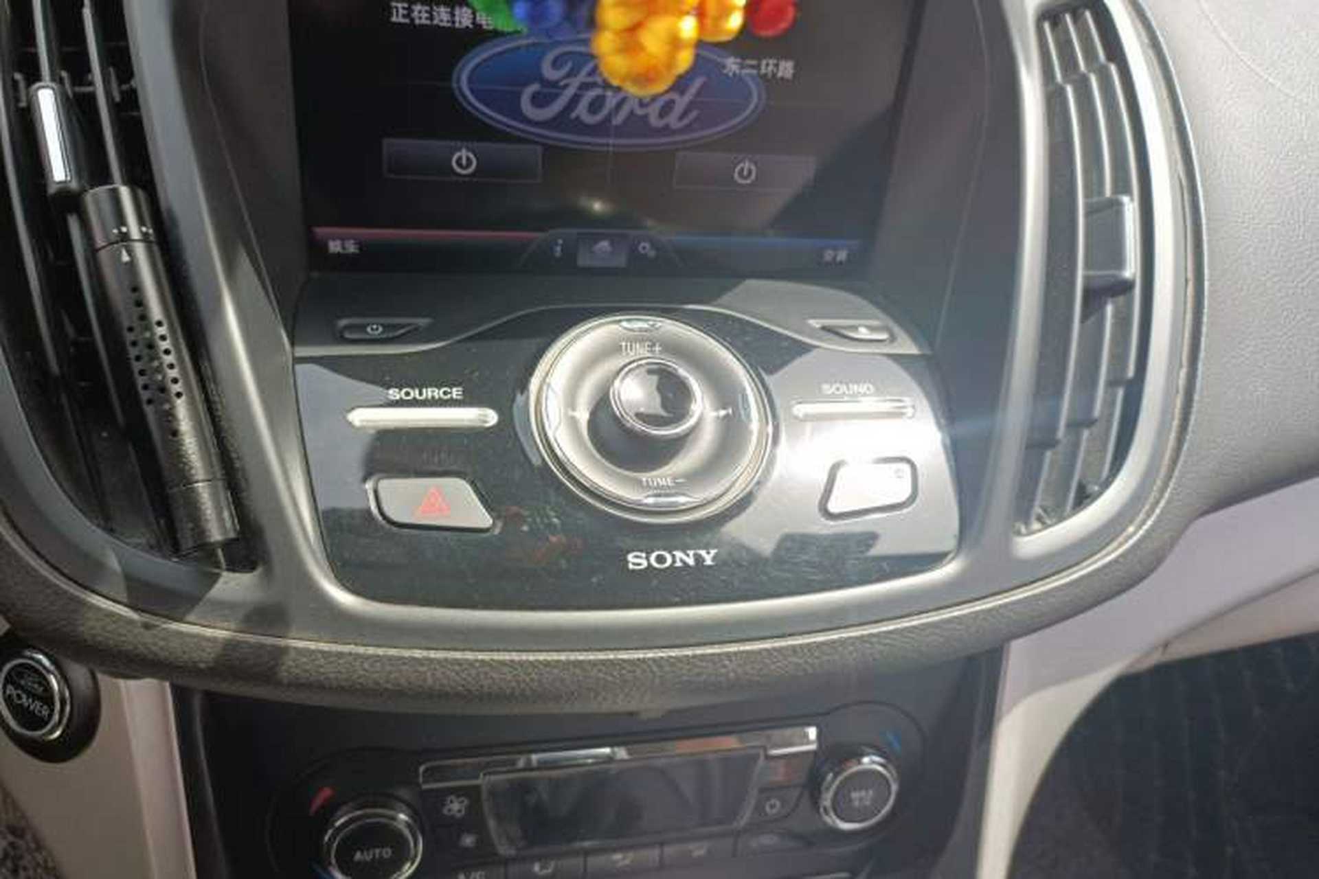 Used Ford Kuga 2013 2.0L GTDi Four-Wheel Drive Premium Model Audio And AC Panel