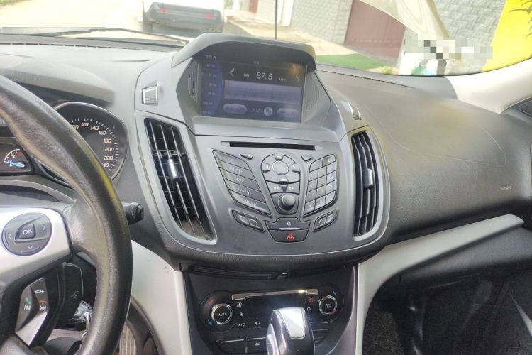 Used Ford Kuga 2013 1.6L GTDi Two-Wheel-Drive Trend Model Audio And AC Panel