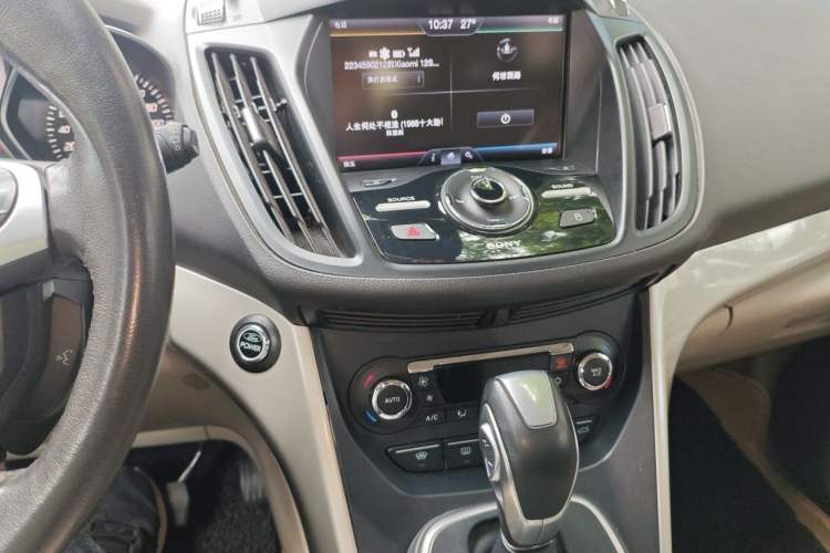 Used Ford Kuga 2013 2.0L GTDi Four-Wheel-Drive Sport Model Audio And AC Panel