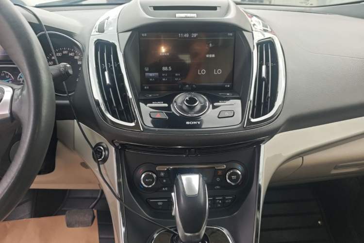 Used Ford Kuga 2013 2.0L GTDi Four-Wheel Drive Premium Model Audio And AC Panel