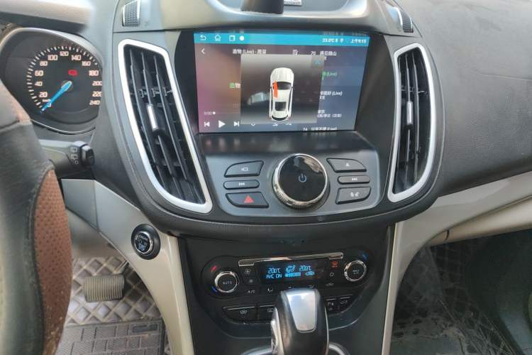 Used Ford Kuga 2013 2.0L GTDi Four-Wheel-Drive Sport Model Audio And AC Panel