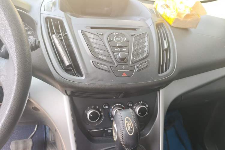 Used Ford Kuga 2013 1.6L GTDi Two-Wheel-Drive Comfort Model Audio And AC Panel