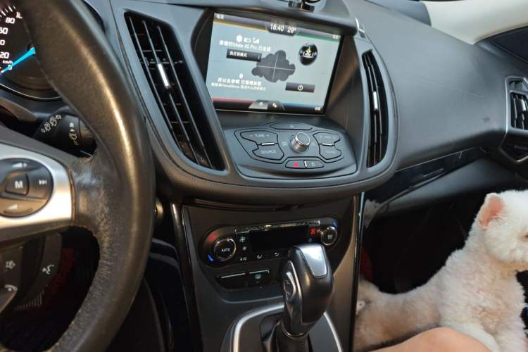 Used Ford Kuga 2013 2.0L GTDi Four-Wheel-Drive Sport Model Audio And AC Panel