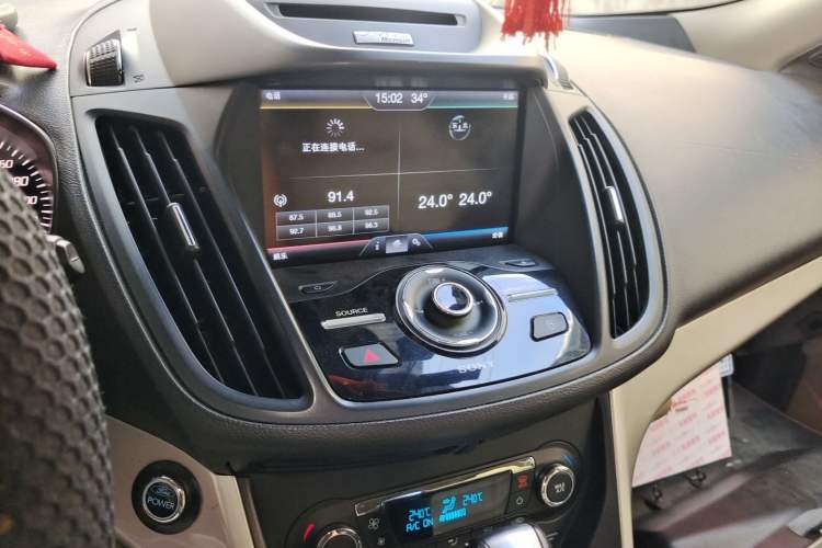 Used Ford Kuga 2013 2.0L GTDi Four-Wheel Drive Premium Model Audio And AC Panel