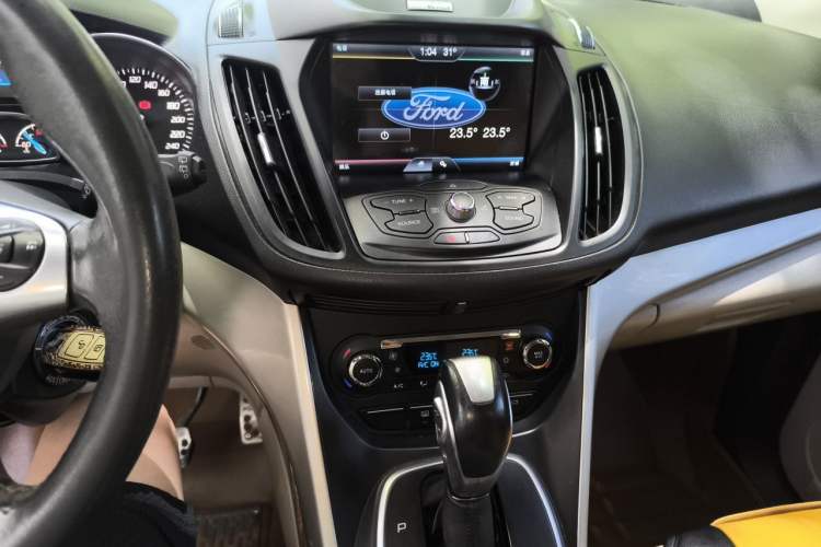 Used Ford Kuga 2013 1.6L GTDi 4x4 Elite Model Audio And AC Panel