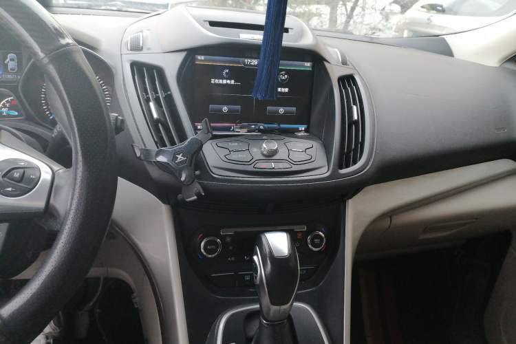Used Ford Kuga 2013 1.6L GTDi 4x4 Elite Model Audio And AC Panel