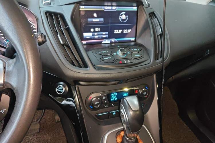 Used Ford Kuga 2013 2.0L GTDi Four-Wheel-Drive Sport Model Audio And AC Panel
