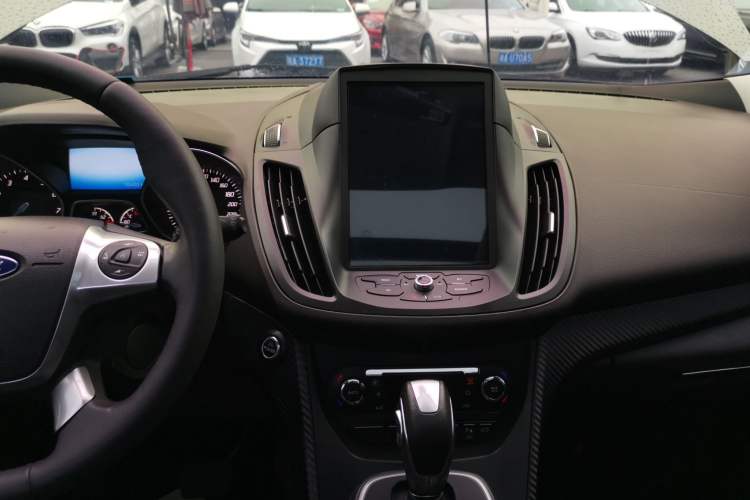 Used Ford Kuga 2013 2.0L GTDi Four-Wheel-Drive Sport Model Audio And AC Panel