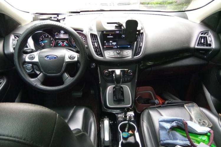 Used Ford Kuga 2013 2.0L GTDi Four-Wheel-Drive Sport Model Center Console