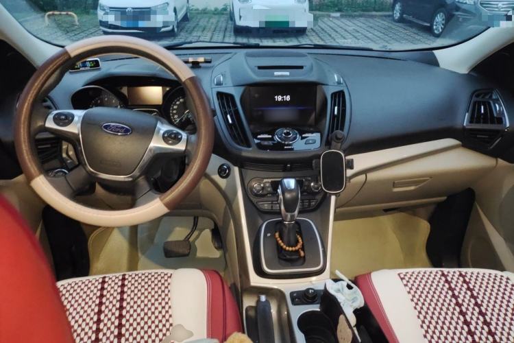 Used Ford Kuga 2013 2.0L GTDi Four-Wheel Drive Premium Model Center Console