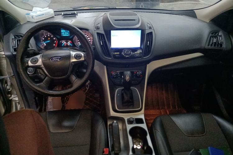 Used Ford Kuga 2013 1.6L GTDi Two-Wheel-Drive Trend Model Center Console