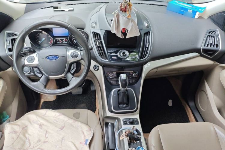 Used Ford Kuga 2013 2.0L GTDi Four-Wheel-Drive Sport Model Center Console