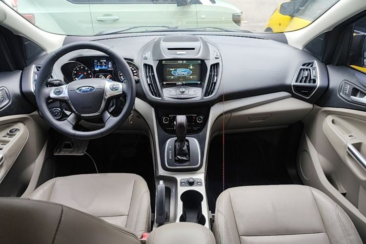Used Ford Kuga 2013 2.0L GTDi Four-Wheel-Drive Elite Model Center Console