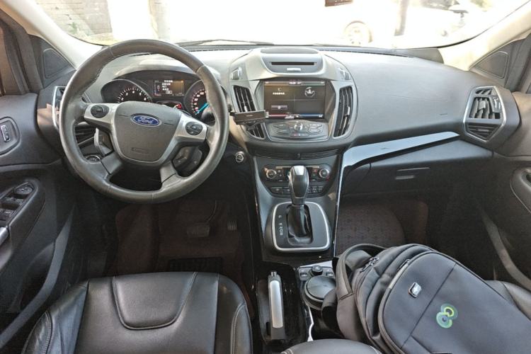 Used Ford Kuga 2013 2.0L GTDi Four-Wheel-Drive Sport Model Center Console