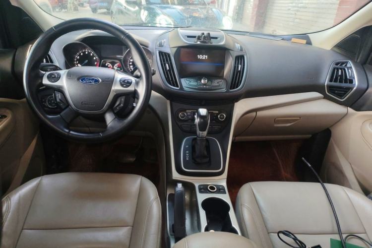 Used Ford Kuga 2013 2.0L GTDi Four-Wheel-Drive Elite Model Center Console