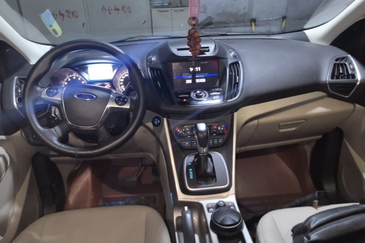 Used Ford Kuga 2013 2.0L GTDi Four-Wheel-Drive Sport Model Center Console