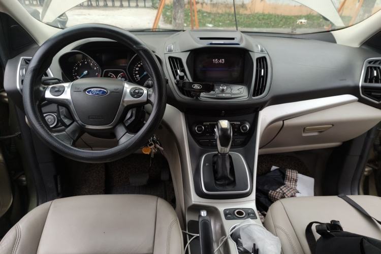 Used Ford Kuga 2013 2.0L GTDi Four-Wheel-Drive Elite Model Center Console