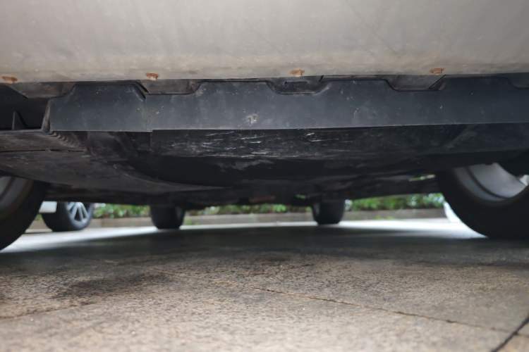 Used Ford Kuga 2013 1.6L GTDi Two-Wheel-Drive Trend Model Chassis Front