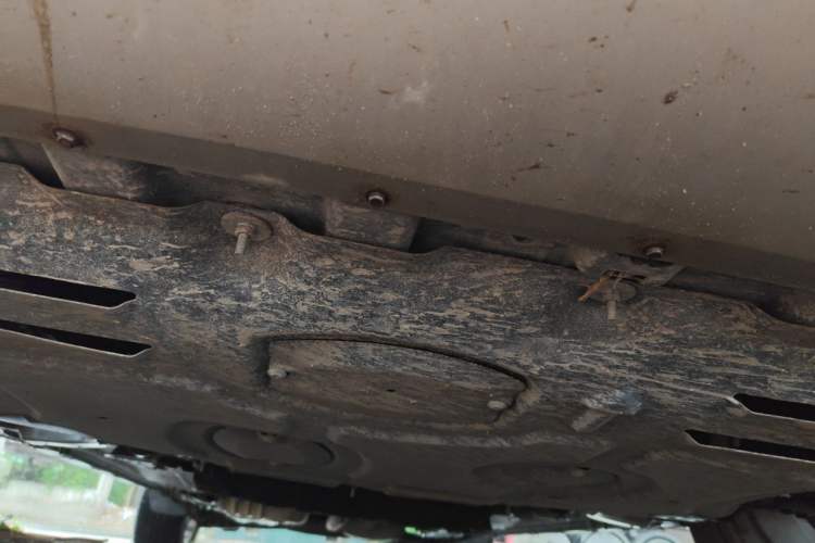 Used Ford Kuga 2013 1.6L GTDi Two-Wheel-Drive Trend Model Chassis Front
