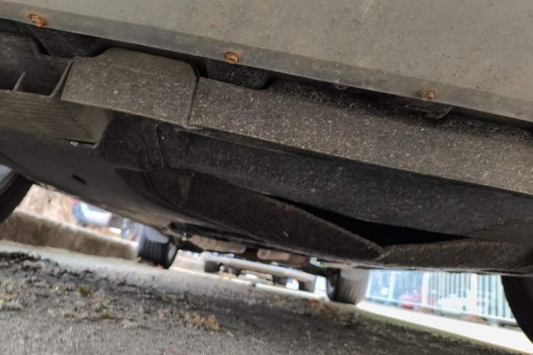 Used Ford Kuga 2013 1.6L GTDi Two-Wheel-Drive Trend Model Chassis Front
