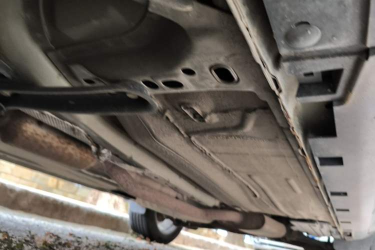 Used Ford Kuga 2013 1.6L GTDi Two-Wheel-Drive Trend Model Chassis Front Left