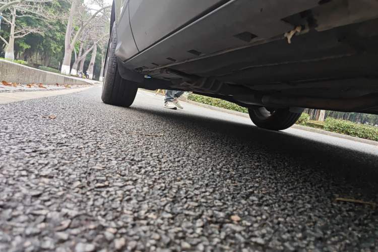 Used Ford Kuga 2013 1.6L GTDi Two-Wheel-Drive Trend Model Chassis Front Right