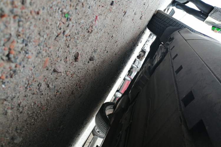 Used Ford Kuga 2013 1.6L GTDi 4x4 Elite Model Chassis Front Right